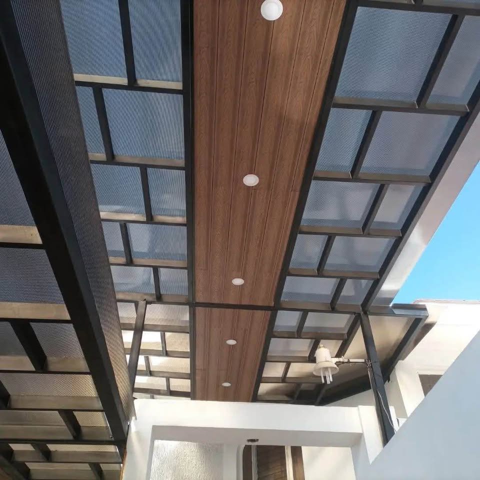 Pérgolas con deck sintético en Aguascalientes
